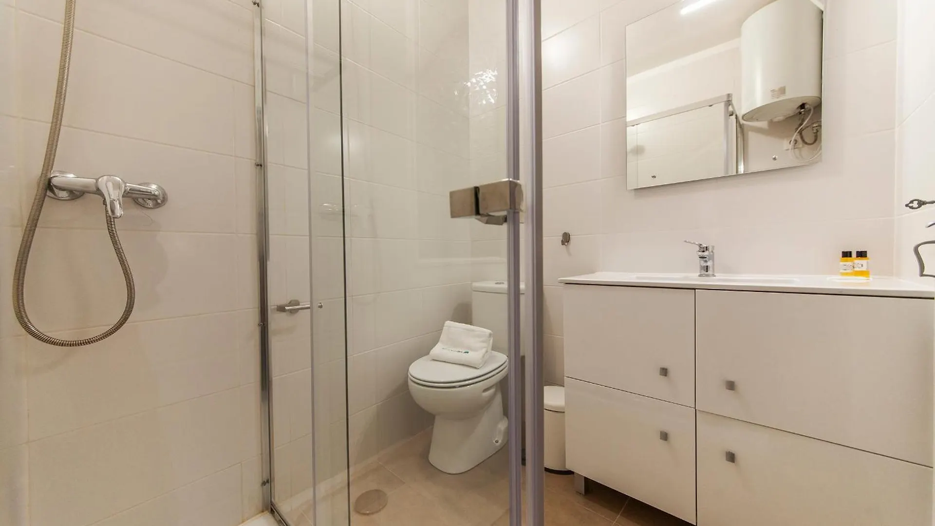 A41- Olive Tree Street 1 Bed Flat Apartment Lagos