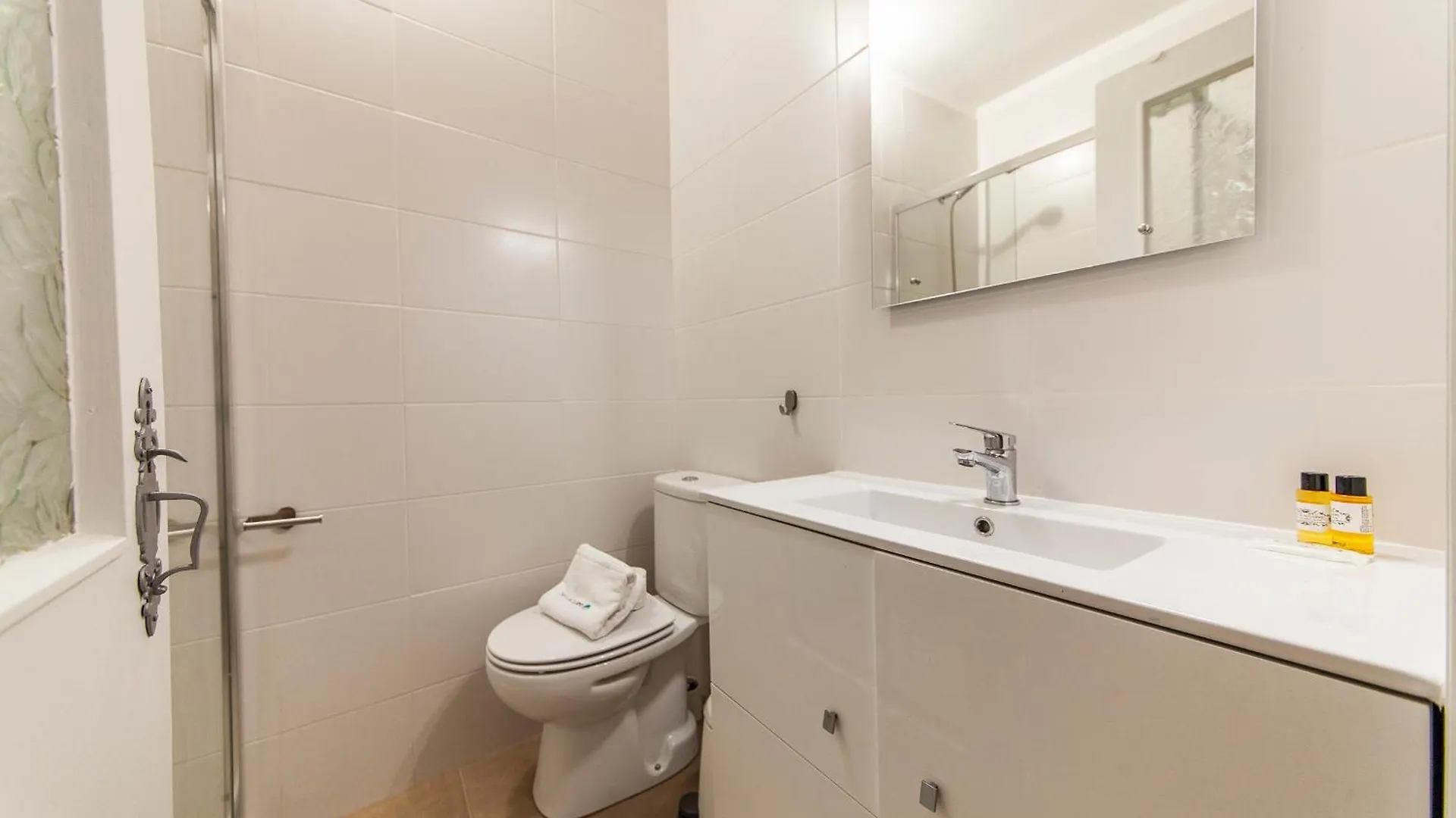 A41- Olive Tree Street 1 Bed Flat Apartment Lagos